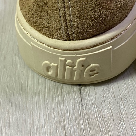 Alife New York Moc Suede Tie Front Cup Sole Moccasin Style Shoe, Tan, Size 11 - Picture 5 of 10